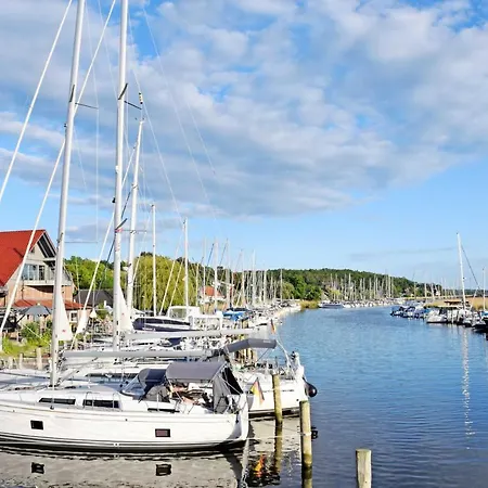 Am Hafen In Seedor Sandort