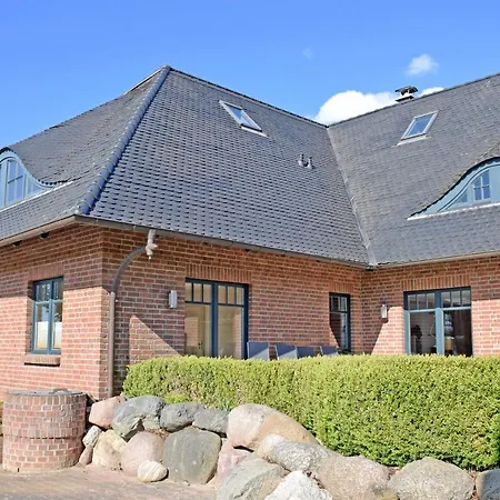 Am Hafen In Seedor Sandort