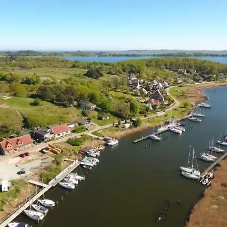 Apartment Am Hafen In Seedor Sandort