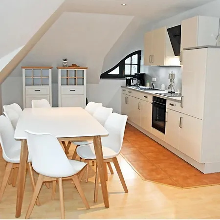 Am Hafen In Seedor Sandort